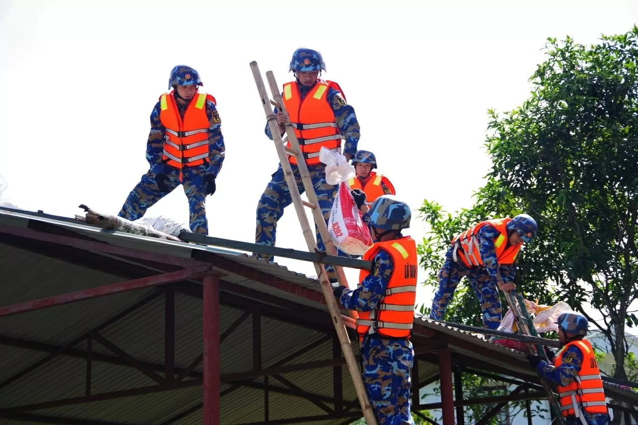 Bộ Tư lệnh Hải quân chỉ đạo các đơn vị chủ động phòng chống bão số 11