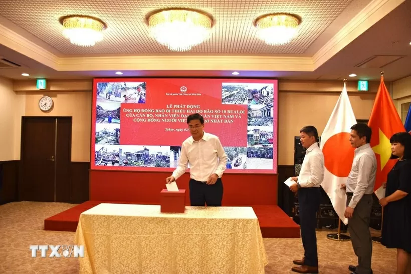 Đại sứ quán Việt Nam tại Nhật Bản chung tay hỗ trợ người dân trong nước bị thiệt hại do cơn bão số 10 Đại sứ quán Việt Nam tại Nhật Bản chung tay hỗ trợ người dân trong nước bị thiệt hại do cơn bão số 10