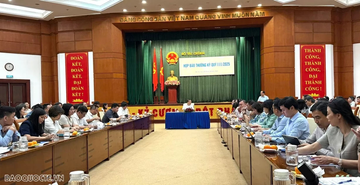 Toàn cảnh họp báo thường kỳ Bộ Tài chính quý III/2025. (Ảnh: Gia Thành)
