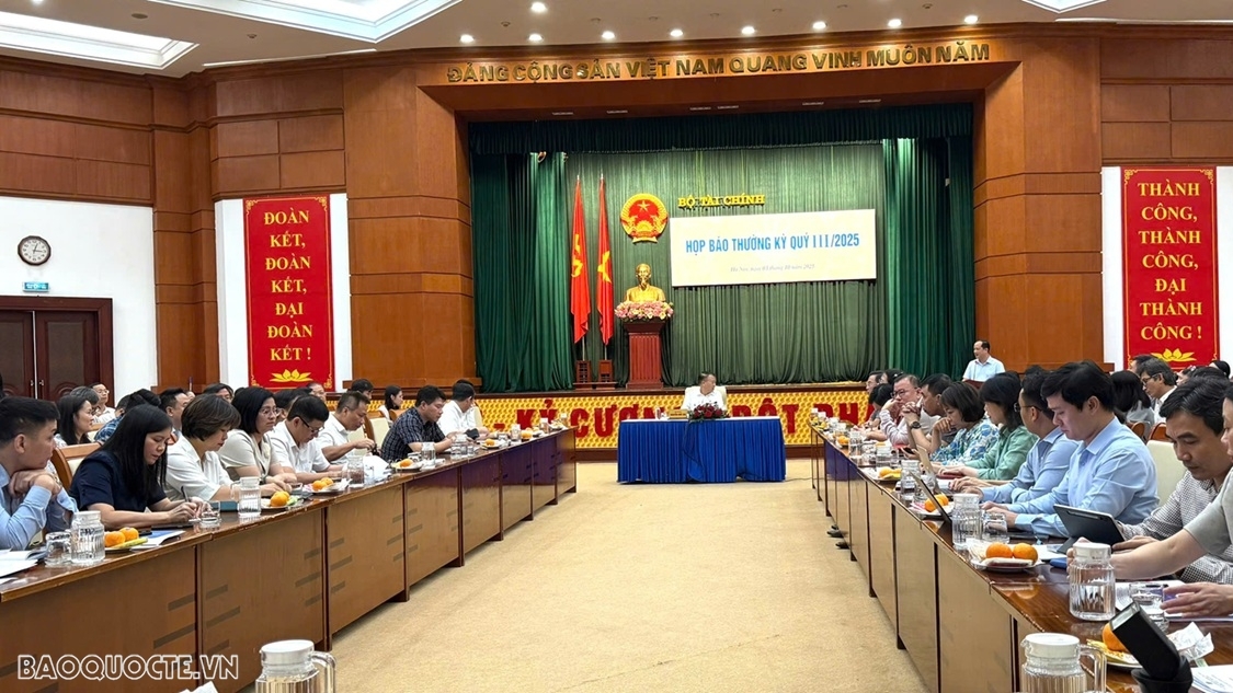 nang hang thi truong chung khoan la buoc khoi dau viet nam con phai huong den nhung buoc cao hon