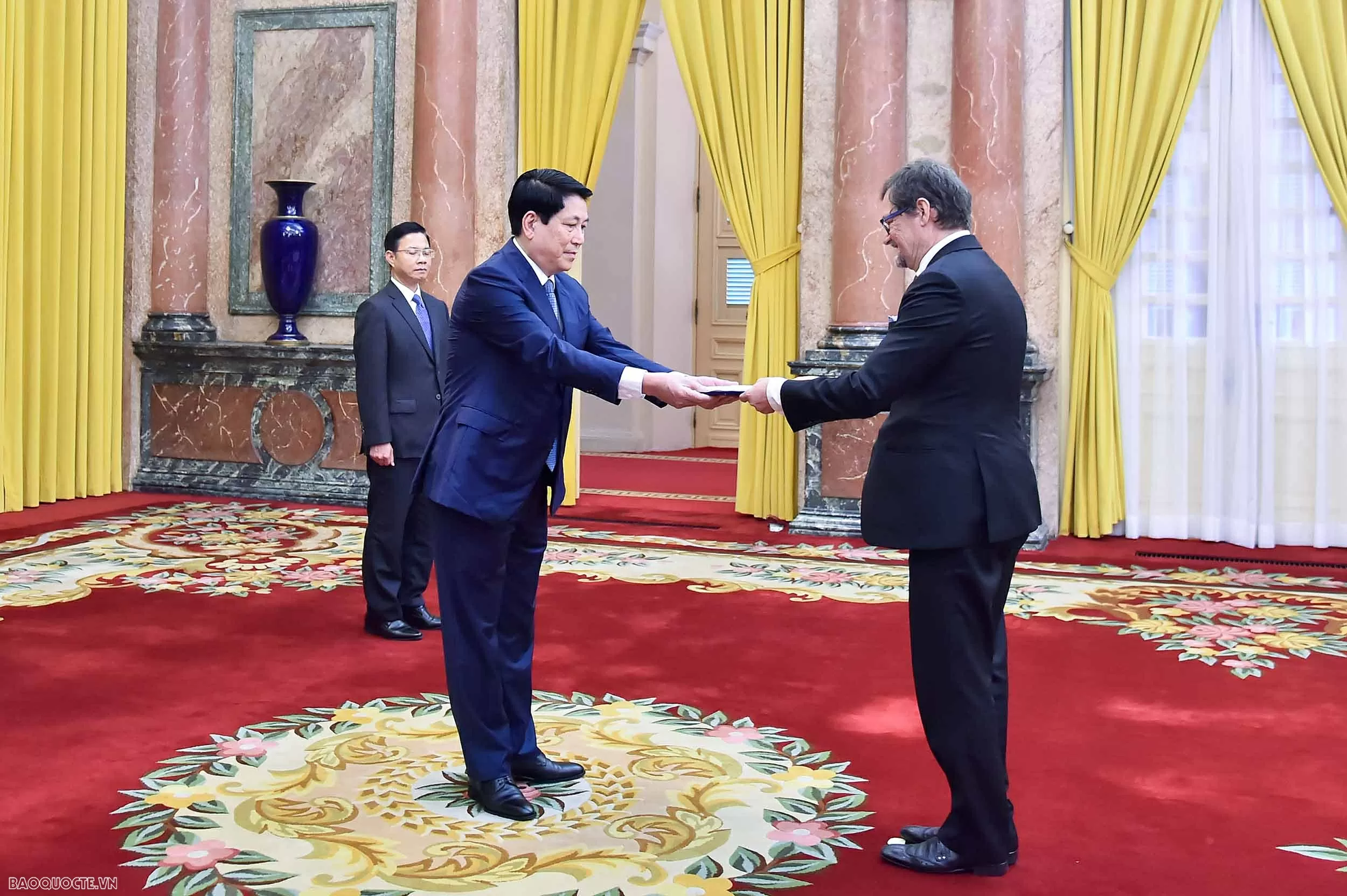 Chủ tịch nước Lương Cường tiếp Đại sứ các nước trình Quốc thư