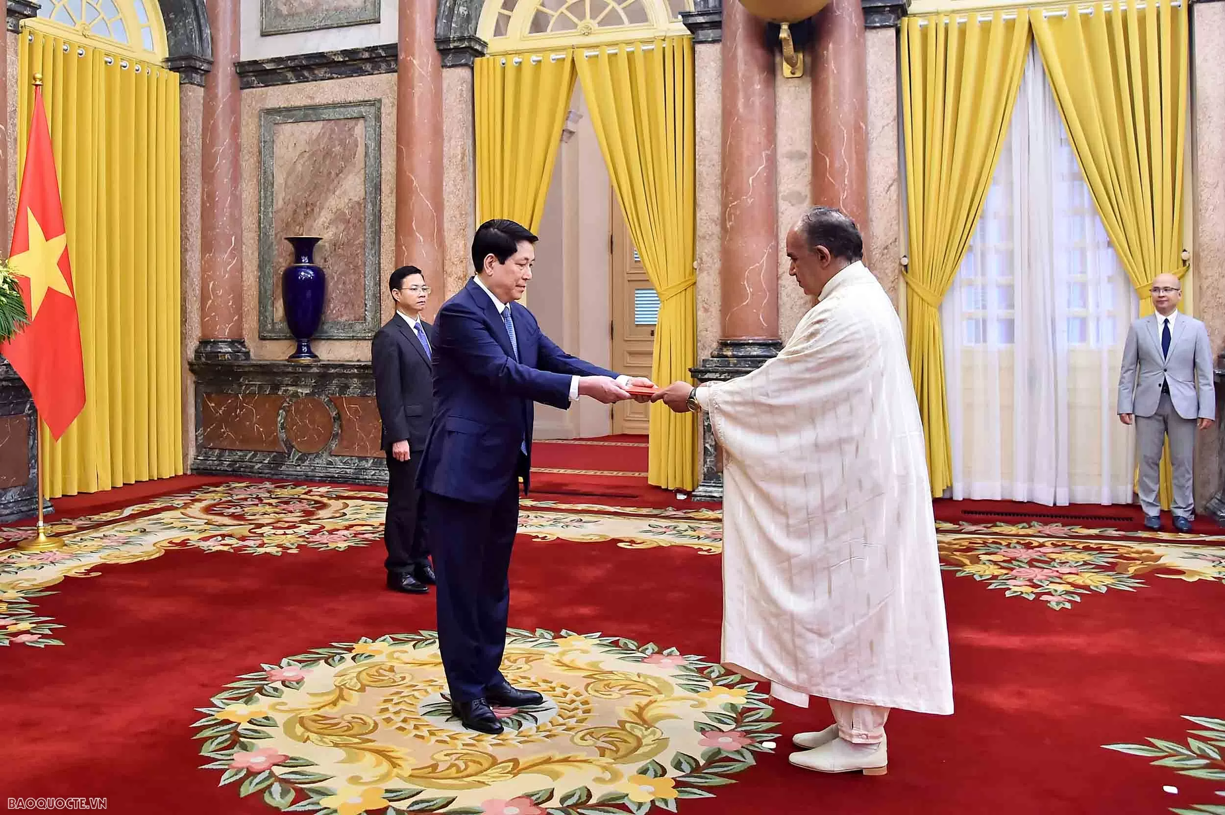 Chủ tịch nước Lương Cường tiếp Đại sứ các nước trình Quốc thư