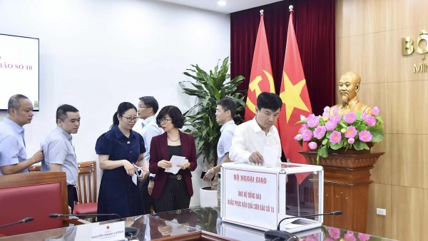 Bão số 10 đi qua, tình người ở lại