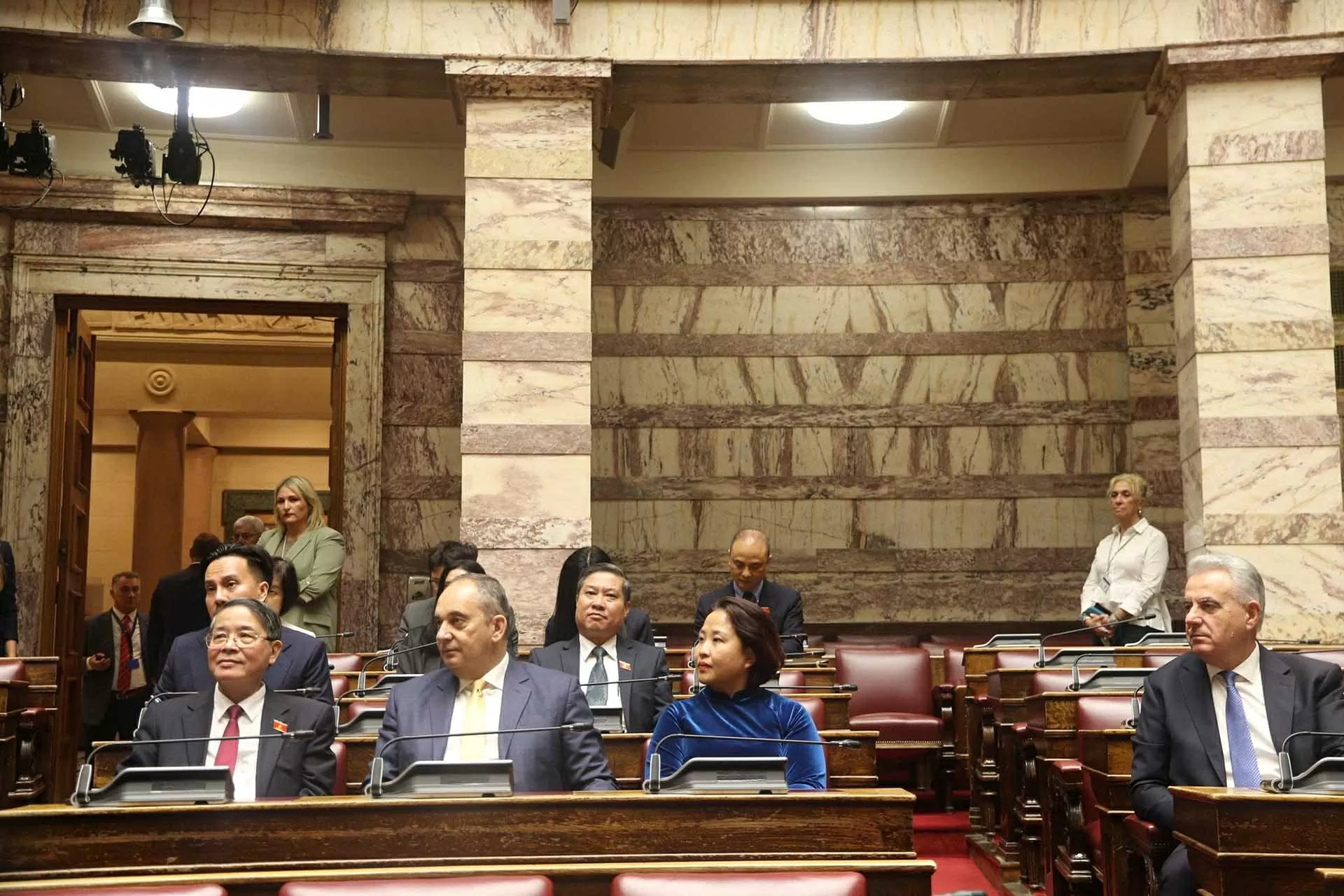 Việt Nam luôn coi trọng phát triển quan hệ hữu nghị và hợp tác nhiều mặt với Hy Lạp