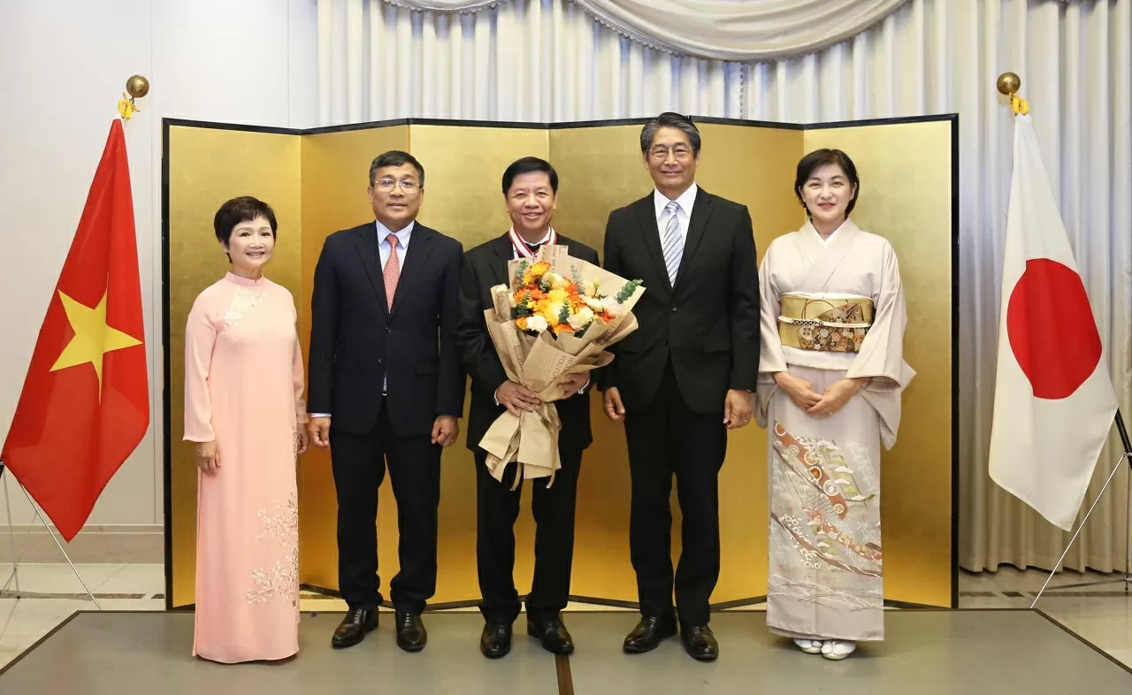 Chính phủ Nhật Bản trao tặng Huân chương Mặt trời mọc cho nguyên Thứ trưởng Ngoại giao Nguyễn Quốc Cường Chính phủ Nhật Bản trao tặng Huân chương Mặt trời mọc cho nguyên Thứ trưởng Ngoại giao Nguyễn Quốc Cường