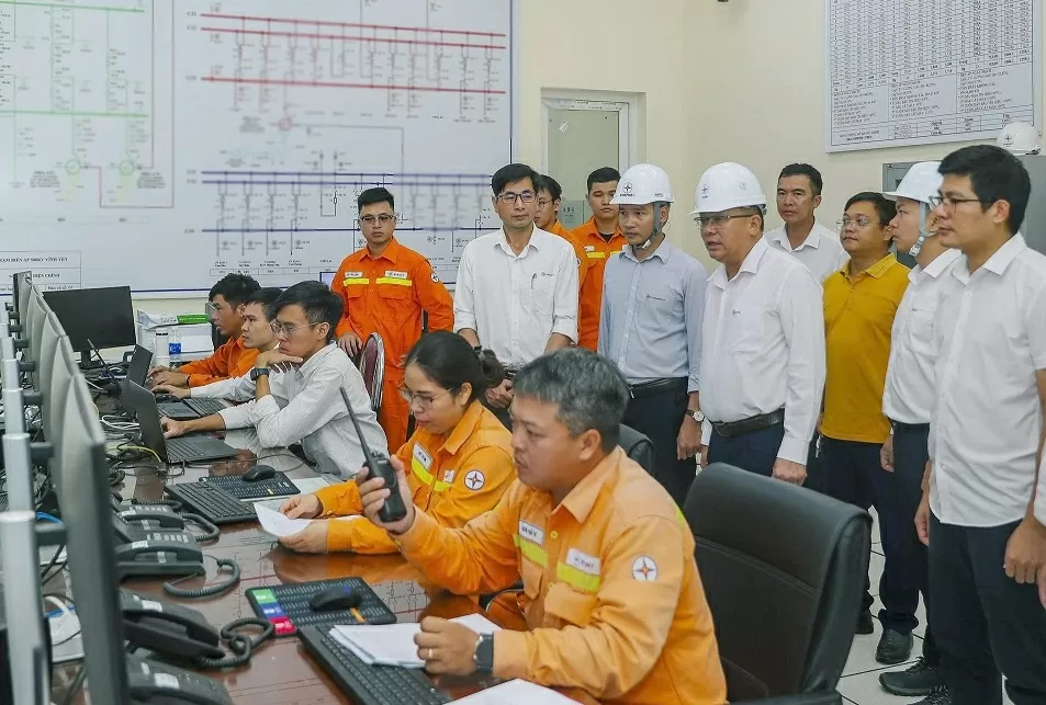 Đóng điện thành công dự án Đường dây 500 kV Lào Cai - Vĩnh Yên, vượt tiến độ 8 tháng