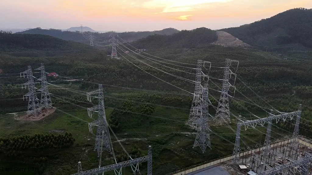 Đóng điện thành công dự án Đường dây 500 kV Lào Cai - Vĩnh Yên, vượt tiến độ 8 tháng Đóng điện thành công dự án Đường dây 500 kV Lào Cai - Vĩnh Yên, vượt tiến độ 8 tháng