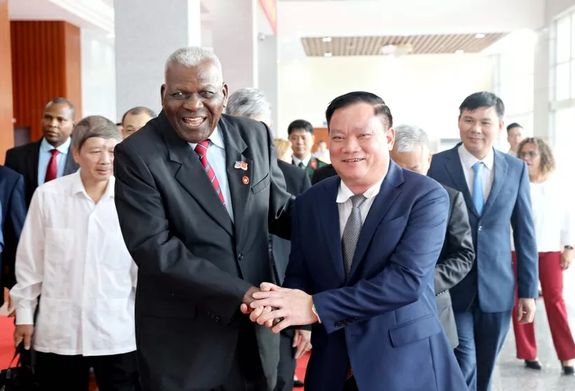 Chủ tịch Quốc hội Cuba thăm và làm việc tại tỉnh Hưng Yên Chủ tịch Quốc hội Cuba thăm và làm việc tại tỉnh Hưng Yên