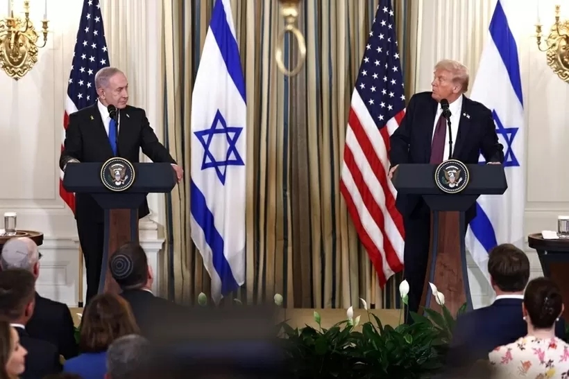 Ông Trump (bên phải) công bố kế hoạch hòa bình ở Gaza trong cuộc họp báo chung với Thủ tướng Israel Netanyahu sau cuộc gặp tại Nhà Trắng ngày 29/9.Ảnh: Jim Lo Scalzo/EPA/Bloomberg/ Getty.