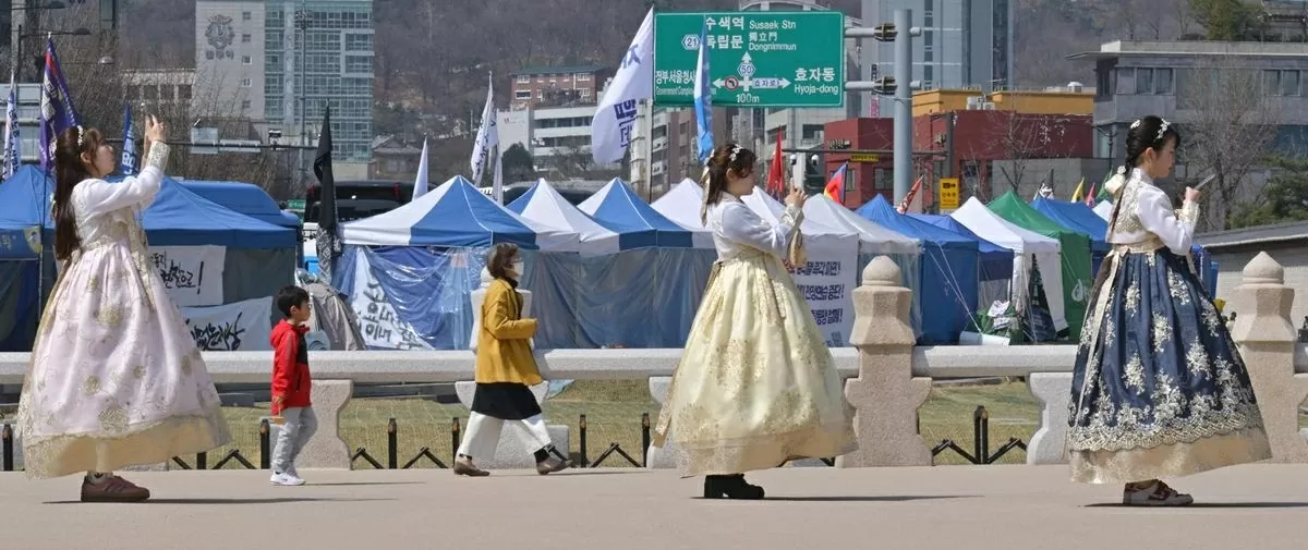 Foreign tourists seeking K-content experiences boost consumption Foreign tourists seeking K-content experiences boost consumption