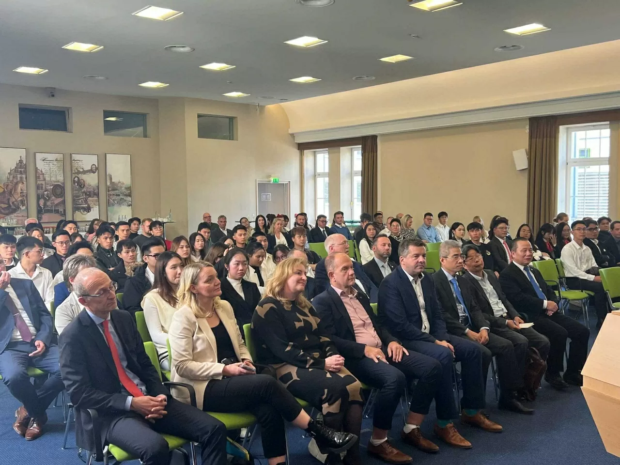 Đại sứ Việt Nam tại Đức dự Lễ chào mừng học viên Việt Nam tại Bang Sachsen-Anhalt Đại sứ Việt Nam tại Đức dự Lễ chào mừng học viên Việt Nam tại Bang Sachsen-Anhalt