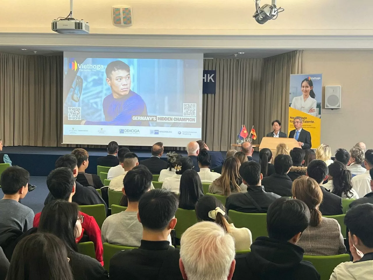 Đại sứ Việt Nam tại Đức dự Lễ chào mừng học viên Việt Nam tại Bang Sachsen-Anhalt