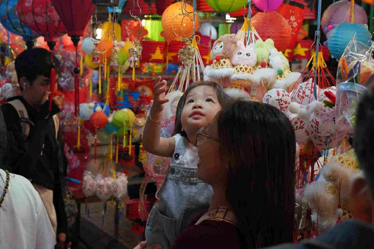 Phố lồng đèn Lương Nhữ Học: Lễ hội ánh sáng mỗi độ Thu sang