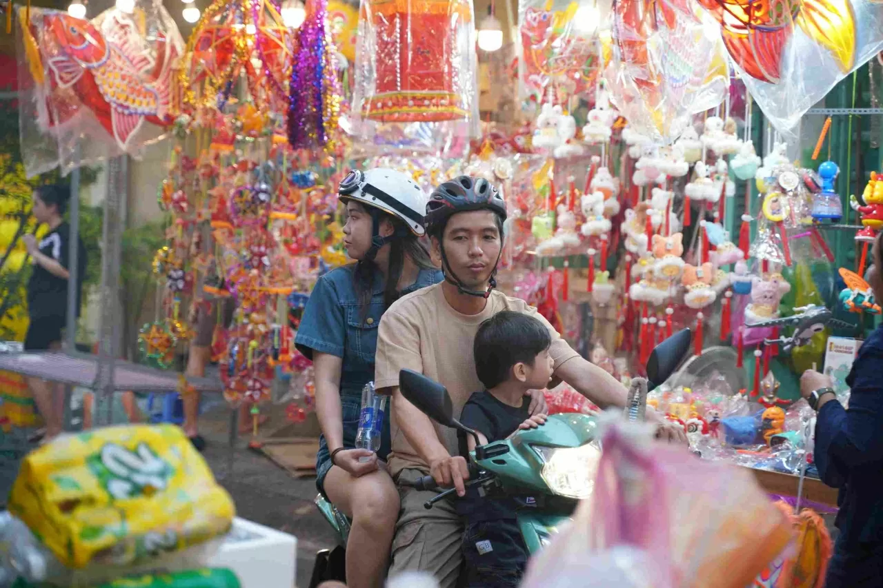 Phố lồng đèn Lương Nhữ Học: Lễ hội ánh sáng mỗi độ Thu sang