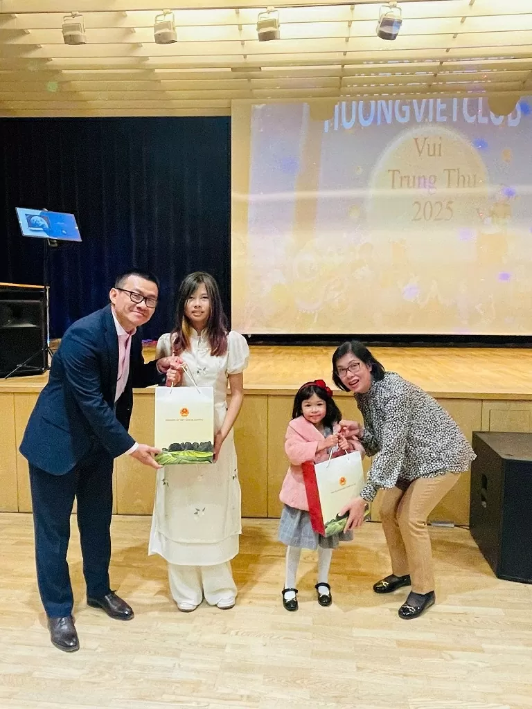 Cộng đồng người Việt tại Áo rộn ràng đón Tết Trung thu 2025 Cộng đồng người Việt tại Áo rộn ràng đón Tết Trung Thu 2025