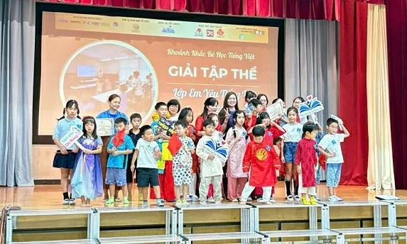 Trao giải cuộc thi ảnh “Khoảnh khắc bé học tiếng Việt” tại Nhật Bản