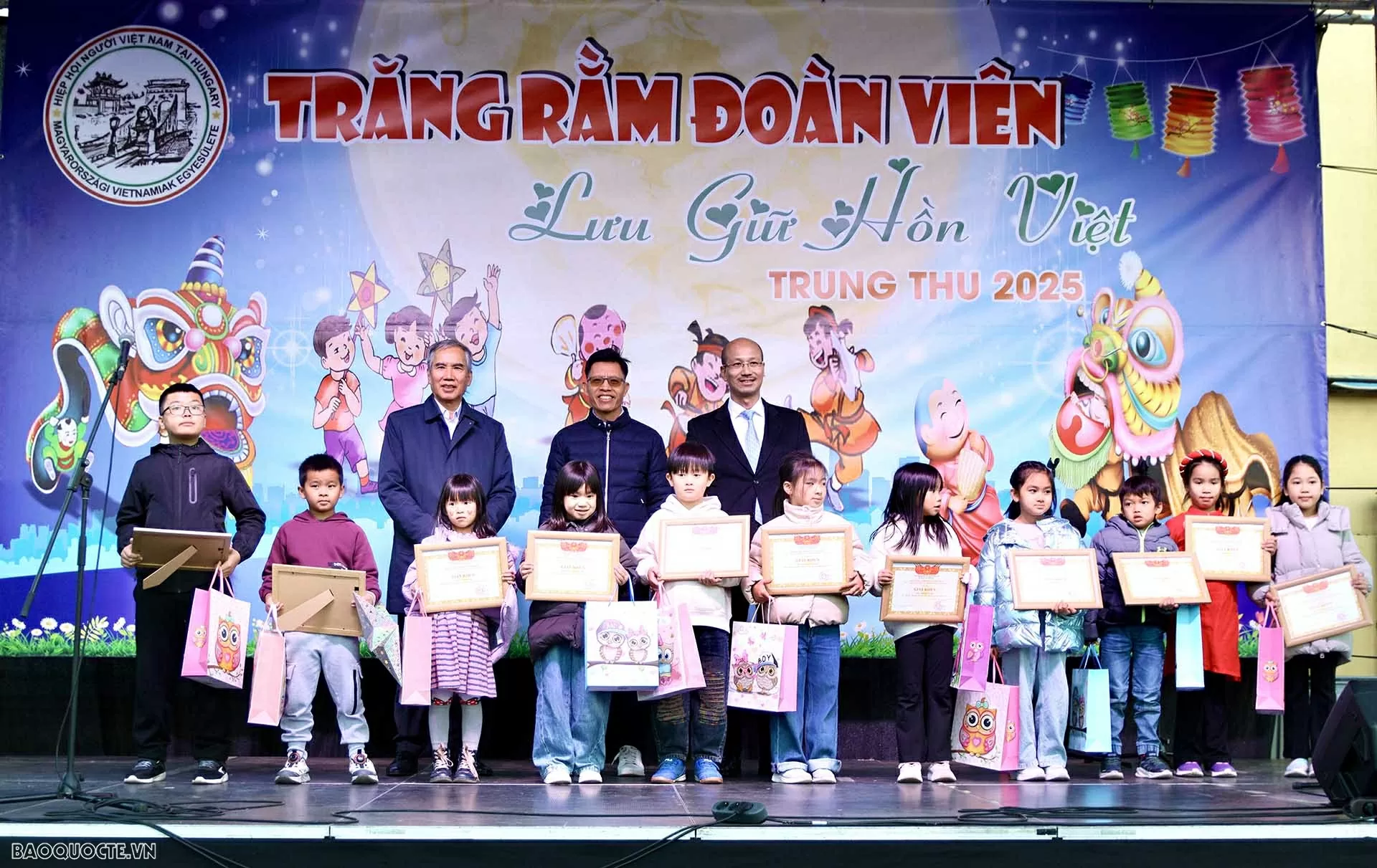 Cộng đồng người Việt Nam tại Hungary tổ chức Đêm hội Trung thu 2025: Gắn kết yêu thương, giữ gìn bản sắc văn hóa dân tộc