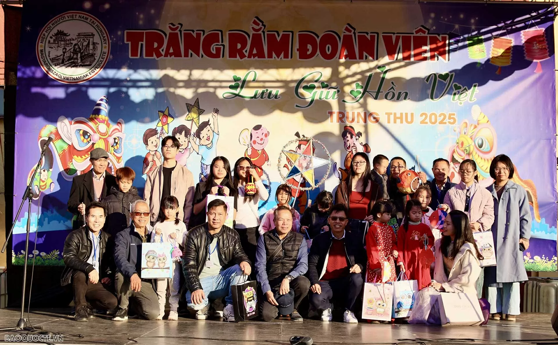 Cộng đồng người Việt Nam tại Hungary tổ chức Đêm hội Trung thu 2025: Gắn kết yêu thương, giữ gìn bản sắc văn hóa dân tộc