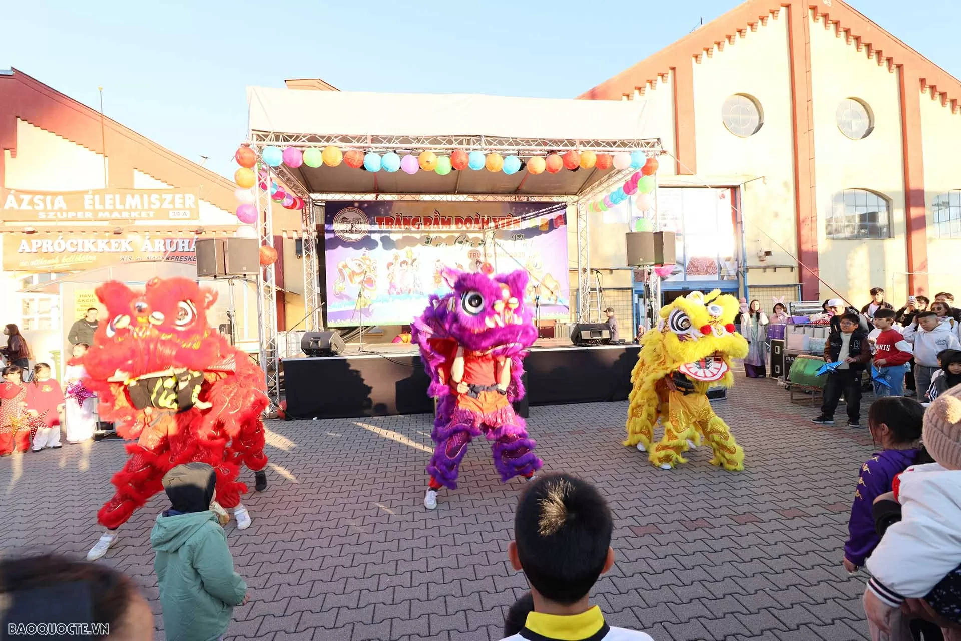 Cộng đồng người Việt Nam tại Hungary tổ chức Đêm hội Trung thu 2025: Gắn kết yêu thương, giữ gìn bản sắc văn hóa dân tộc