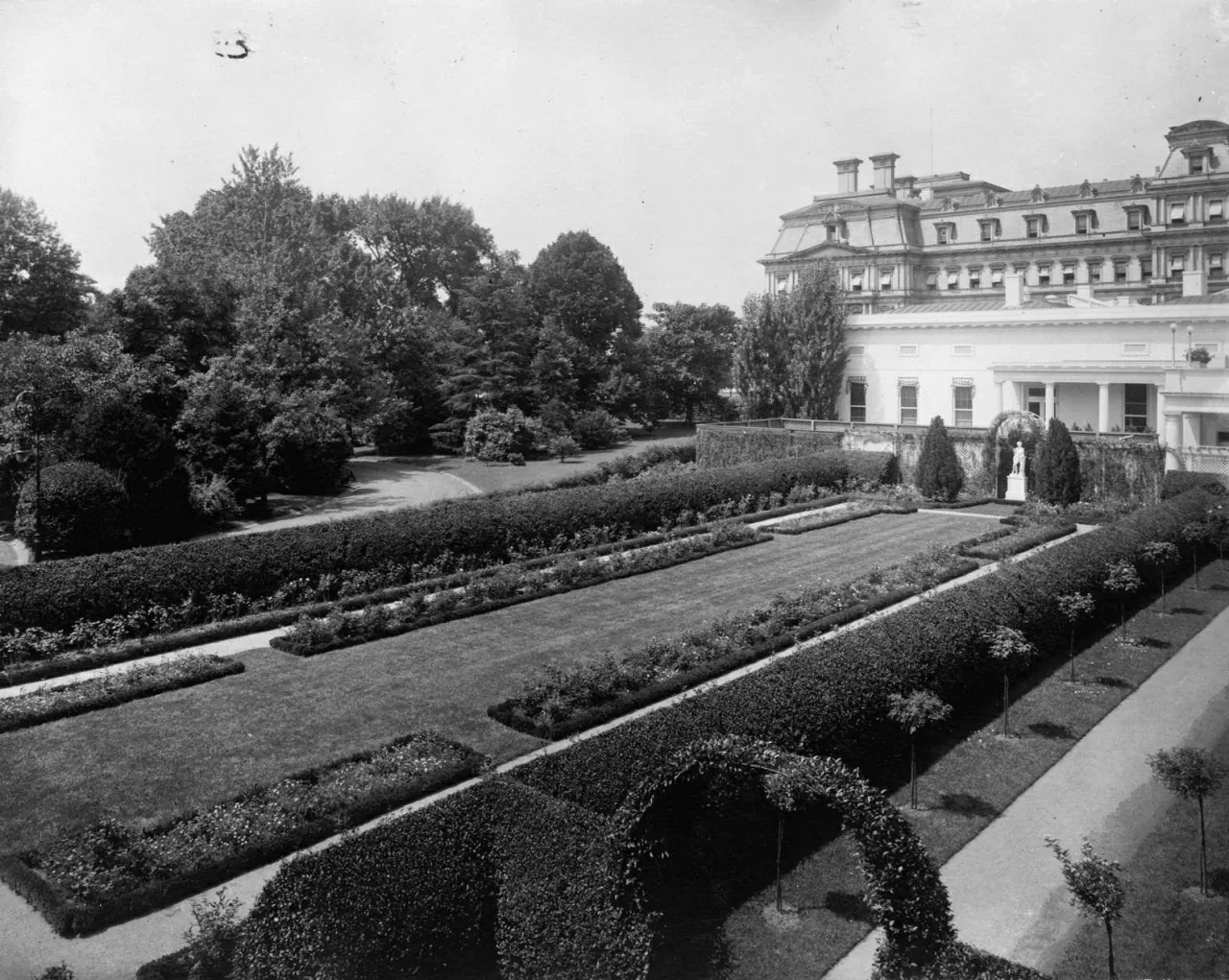 Khi lịch sử nước Mỹ đi qua 'lối nhỏ Vườn Hồng'