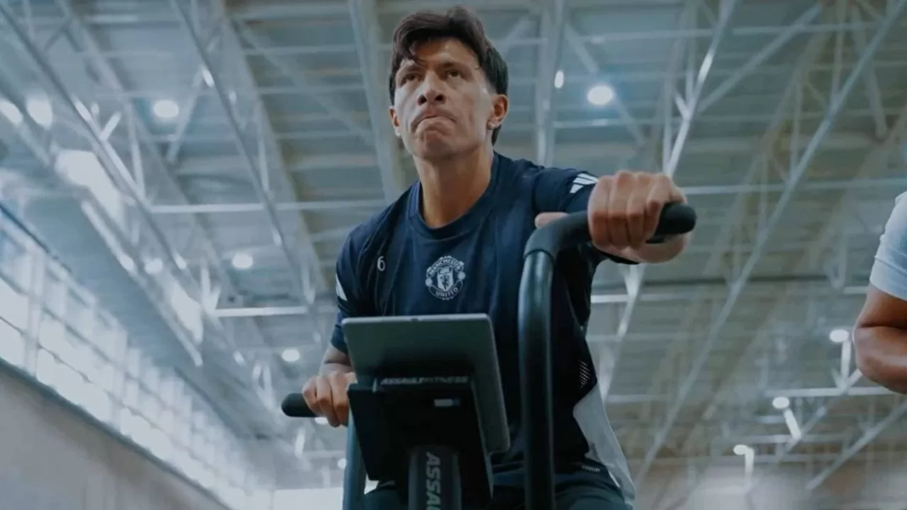 Lisandro Martinez sắp tái xuất sau 8 tháng dưỡng thương