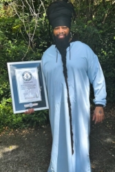 Bộ râu tự nhiên dài hơn một mét lập Kỷ lục Guinness