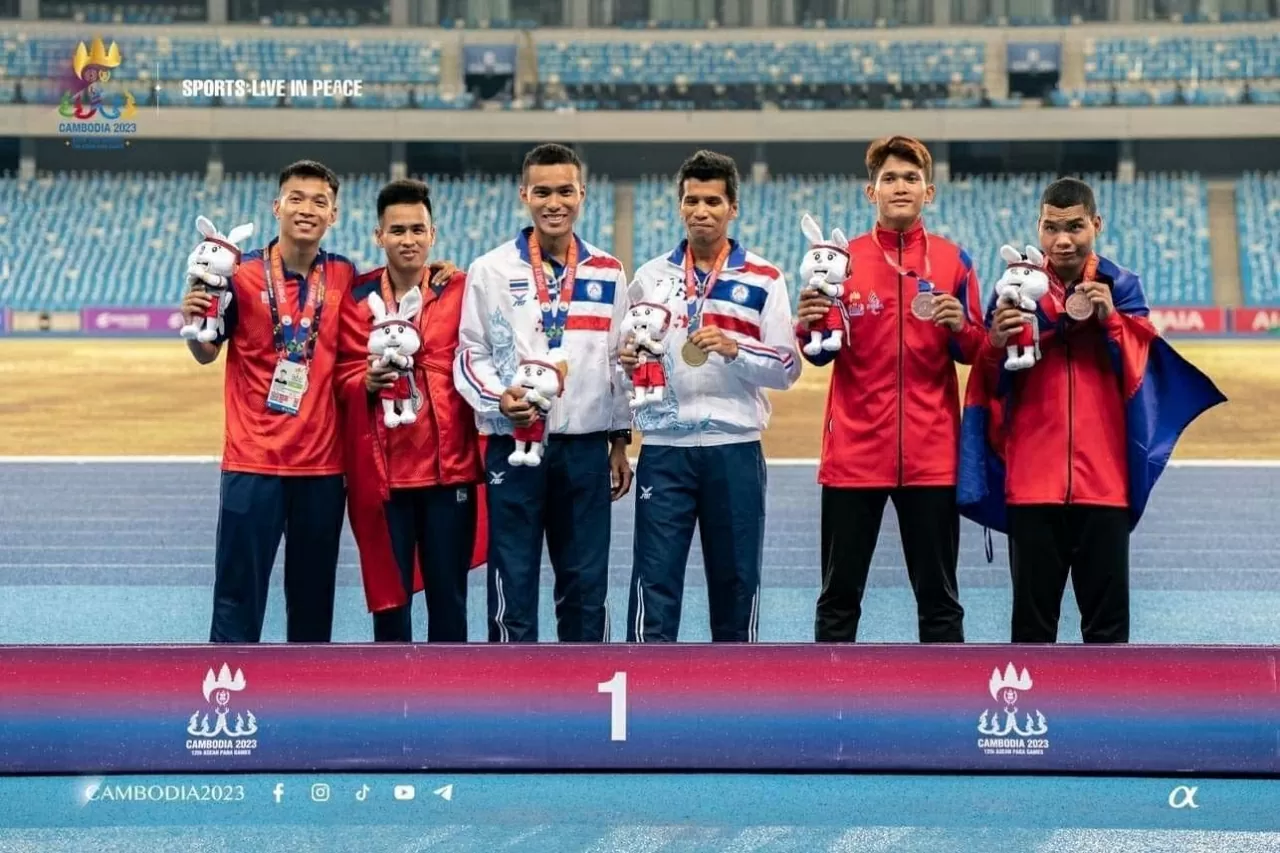 Chàng trai khiếm thị yêu