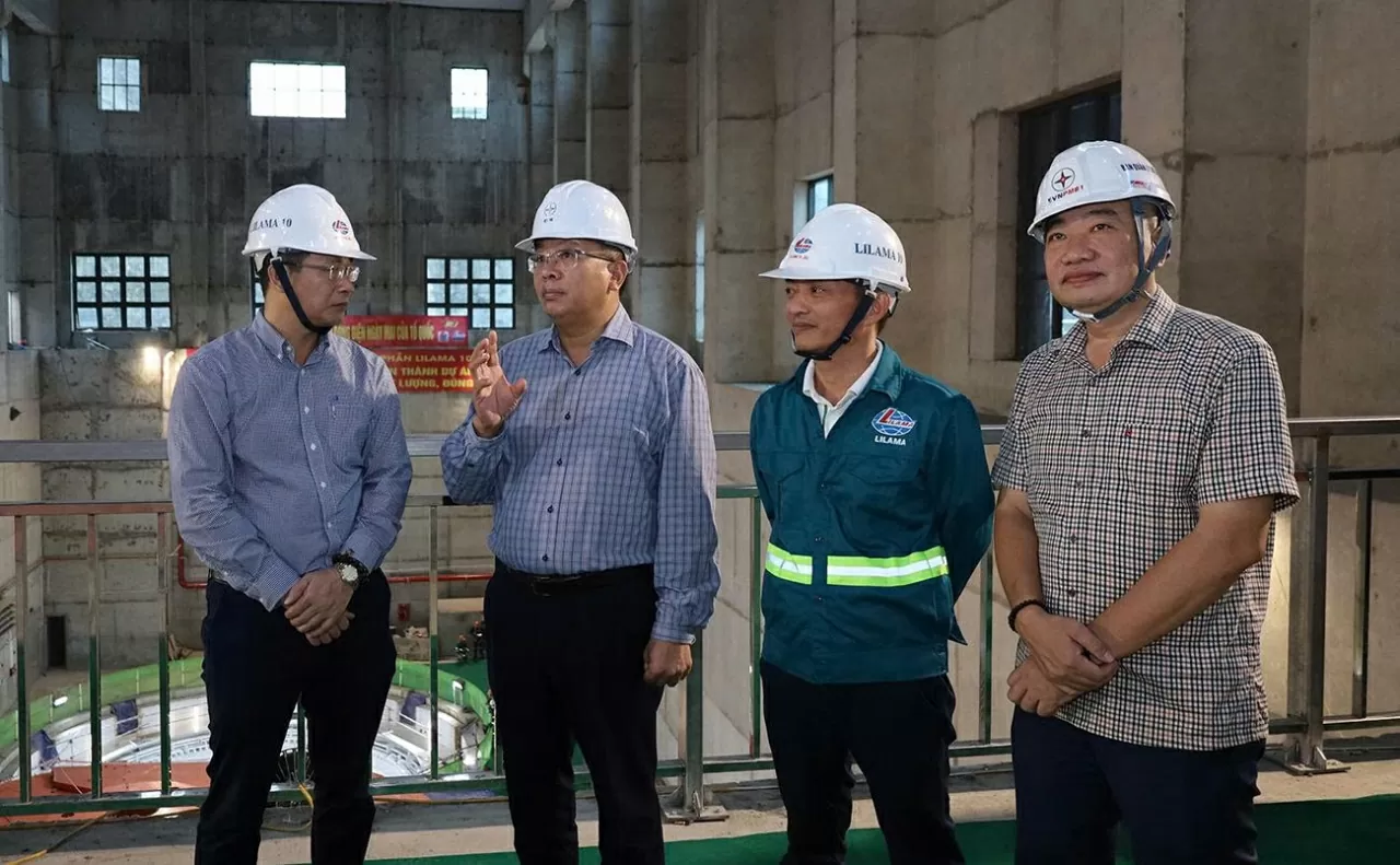 Hoàn thành lắp đặt rotor - Cột mốc then chốt của dự án Thủy điện Hòa Bình mở rộng