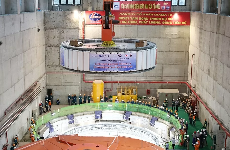 Hoàn thành lắp đặt rotor - Cột mốc then chốt của dự án Thủy điện Hòa Bình mở rộng Hoàn thành lắp đặt rotor - Cột mốc then chốt của dự án Thủy điện Hòa Bình mở rộng