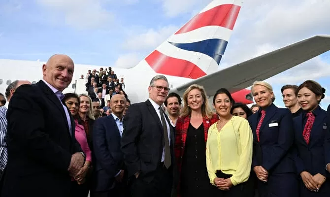 Thủ tướng Anh: London không tìm kiếm thỏa thuận thị thực với Ấn Độ Thủ tướng Anh thăm Ấn Độ, tuyên bố không theo đuổi thoả thuận thị thực