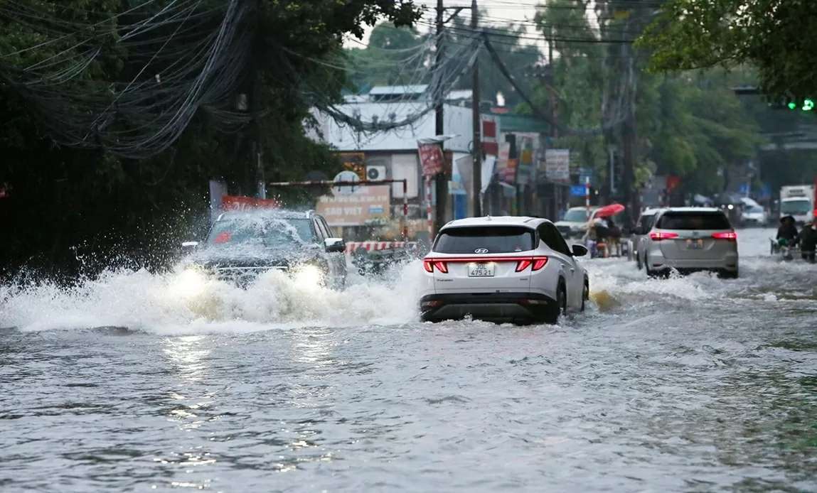 TP. Hà Nội: Danh sách 21 tuyến đường TP. Hà Nội còn ngập sâu trong sáng 8/10