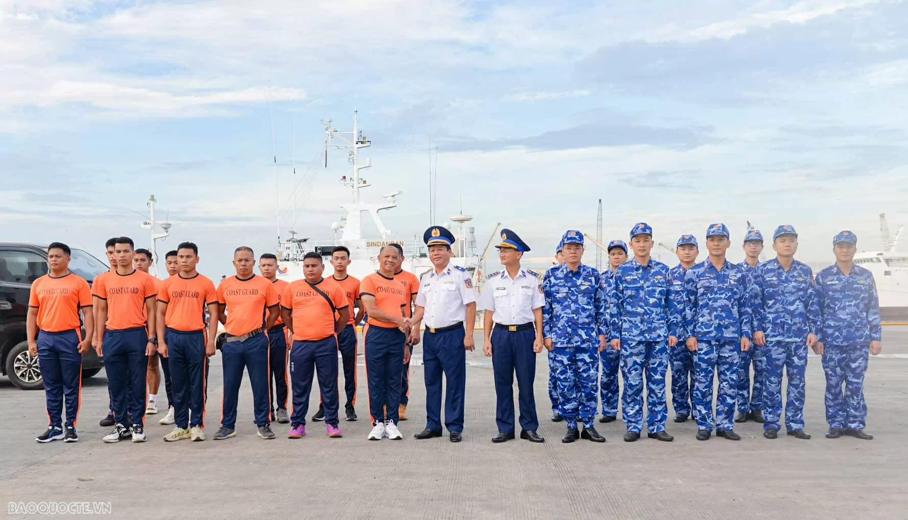 Cảnh sát biển Việt Nam hỗ trợ khắc phục hậu quả động đất tại Philippines