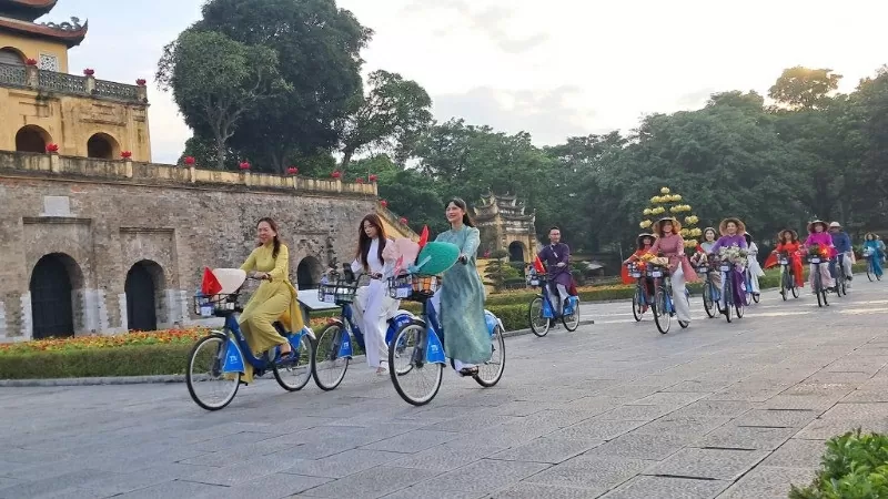 Giải phóng Thủ đô (10/10): Xây dựng con người Hà Nội từ truyền thống nghìn năm đến bản sắc thời đại mới Giải phóng Thủ đô (10/10): Xây dựng con người Hà Nội từ truyền thống nghìn năm đến bản sắc thời đại mới