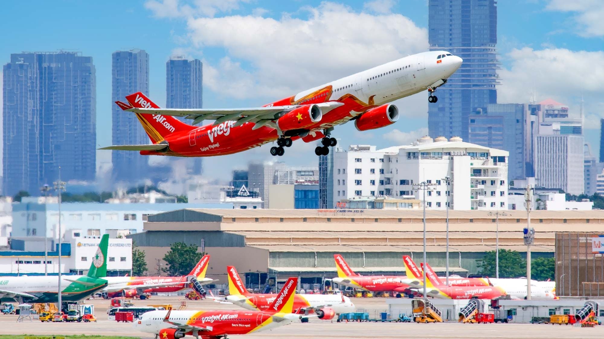 Mừng ngày đôi 10/10, Vietjet tặng triệu vé giảm nửa giá cho tín đồ du lịch
