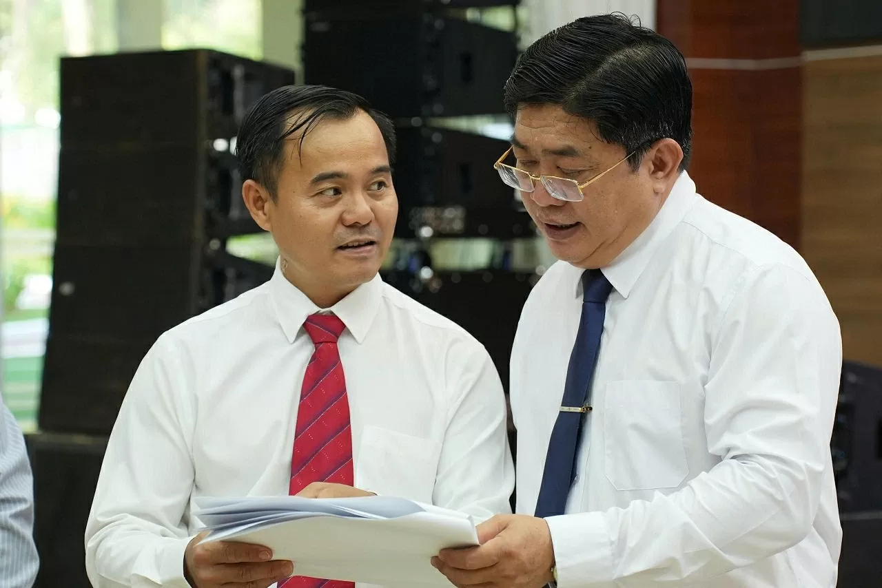 Nguyễn Thanh Phong - PHó GD, Phạm Văn Trinh - GĐ Sở KHCN