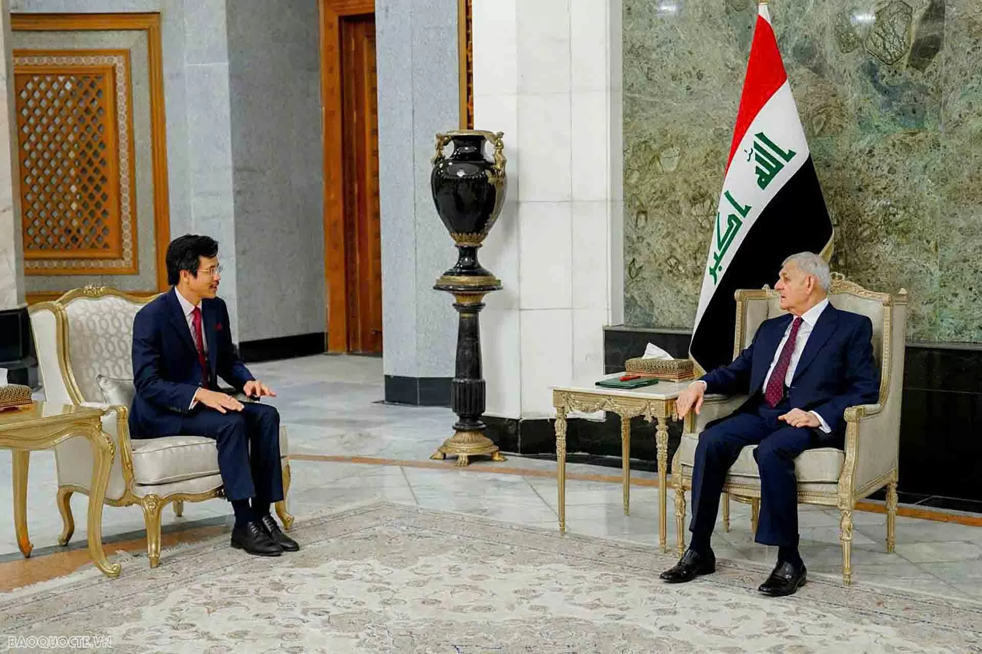 Đại sứ Nguyễn Lương Ngọc trình Thư ủy nhiệm lên Tổng thống Iraq Đại sứ Nguyễn Lương Ngọc trình Thư ủy nhiệm lên Tổng thống Iraq