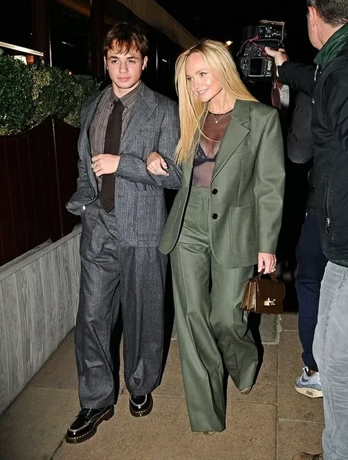 Đại gia đình, nhóm nhạc nhóm Spice Girls và bàn bè