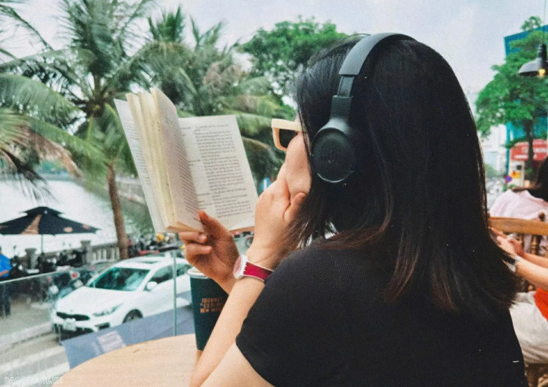 Khi văn hóa đọc khoác áo số