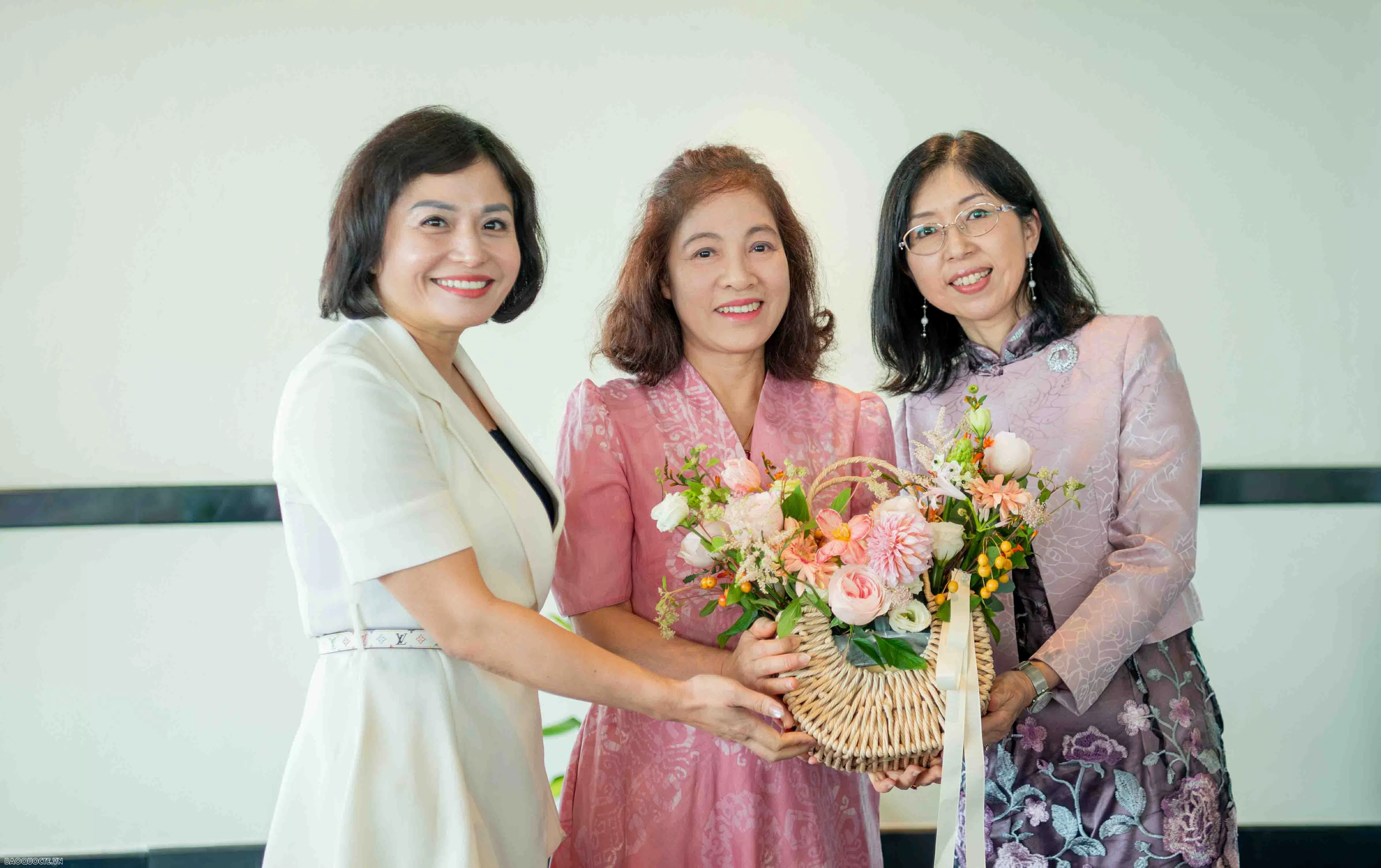 Nhóm AWCH: Lan tỏa tình hữu nghị, đoàn kết và vai trò tích cực của phụ nữ ASEAN trong thời đại mới Nhóm AWCH: Lan tỏa tình hữu nghị, đoàn kết và vai trò tích cực của phụ nữ ASEAN trong thời đại mới