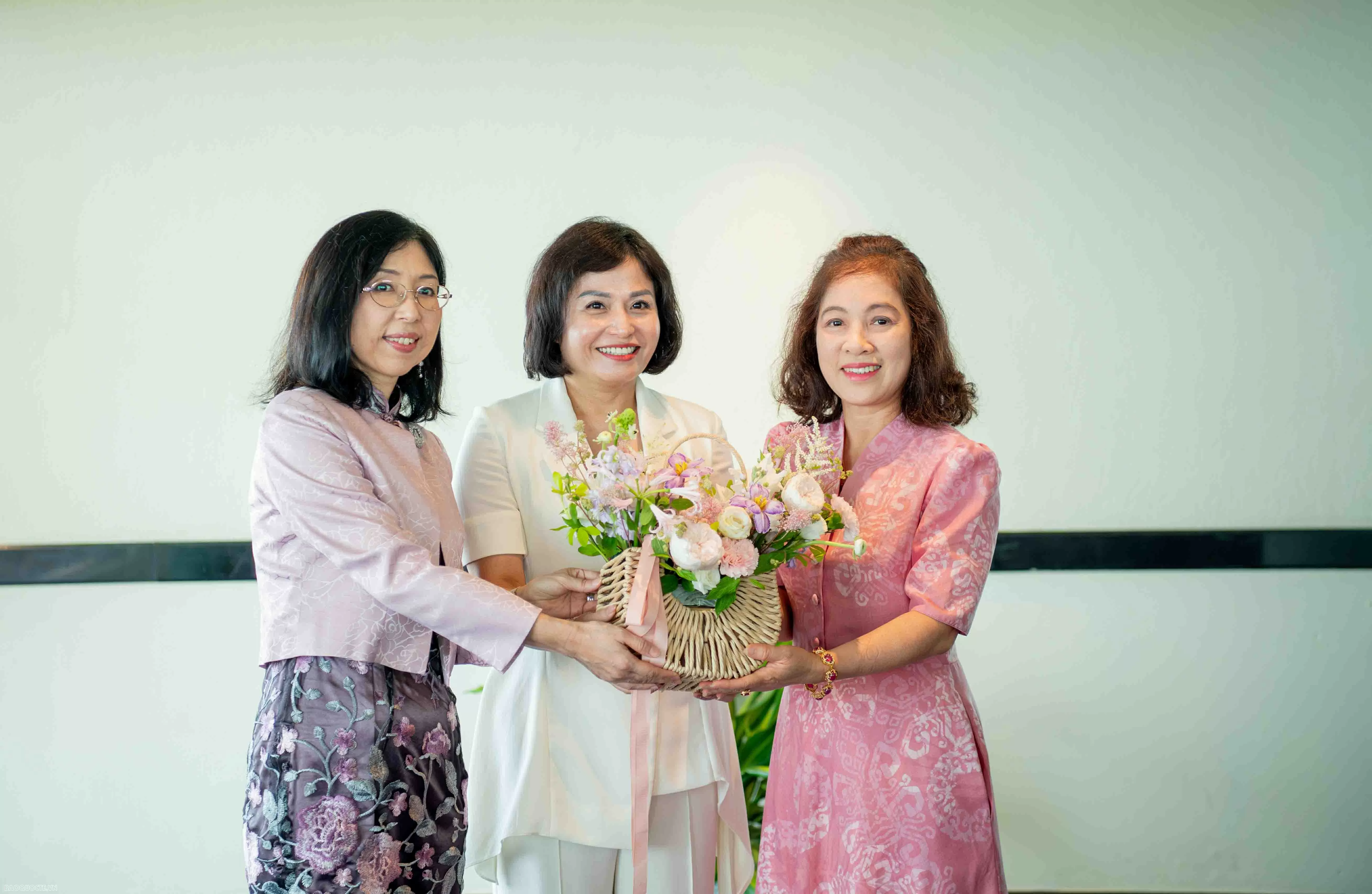 Nhóm AWCH: Lan tỏa tình hữu nghị, đoàn kết và vai trò tích cực của phụ nữ ASEAN trong thời đại mới Nhóm AWCH: Lan tỏa tình hữu nghị, đoàn kết và vai trò tích cực của phụ nữ ASEAN trong thời đại mới