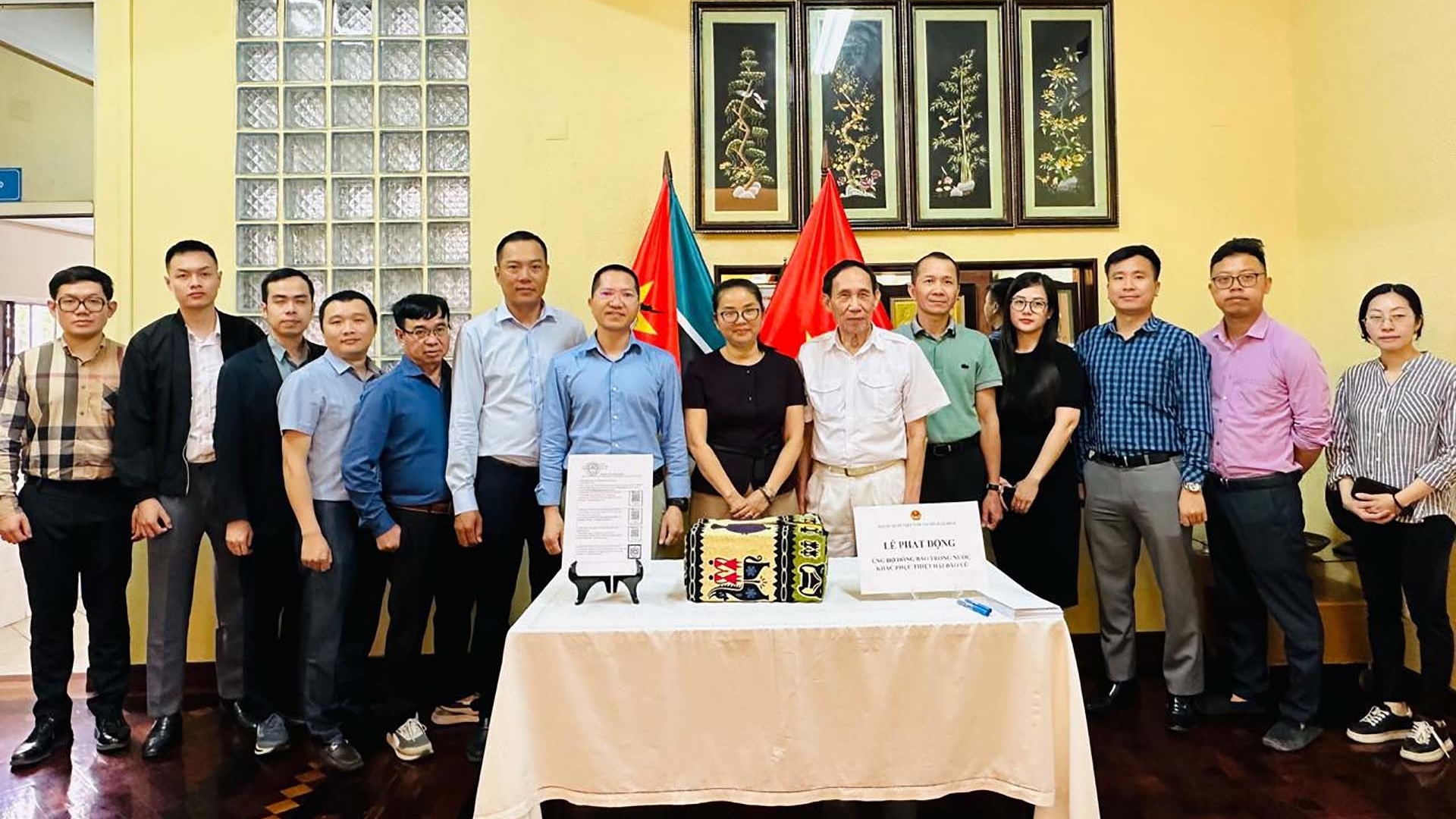 Đại sứ quán Việt Nam tại Mozambique phát động ủng hộ đồng bào trong nước khắc phục thiệt hại do bão lũ