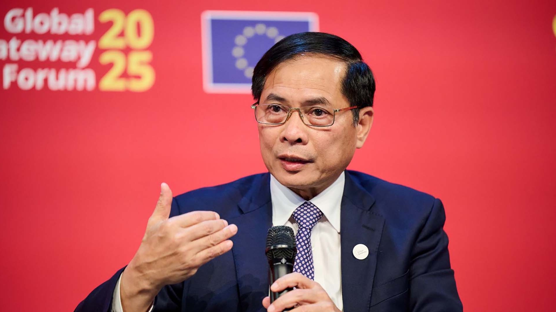 Việt Nam kiên định mục tiêu giữ vững hòa bình, ổn định và tạo điều kiện thuận lợi cho phát triển đất nước