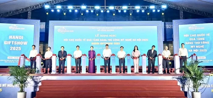 Khai mạc Hội chợ quốc tế Quà tặng hàng thủ công mỹ nghệ Hà Nội 2025 Khai mạc Hội chợ quốc tế Quà tặng hàng thủ công mỹ nghệ Hà Nội 2025
