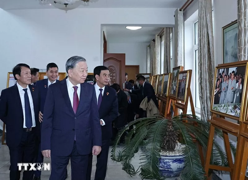 Tổng Bí thư Tô Lâm thăm Đại sứ quán Việt Nam tại Triều Tiên