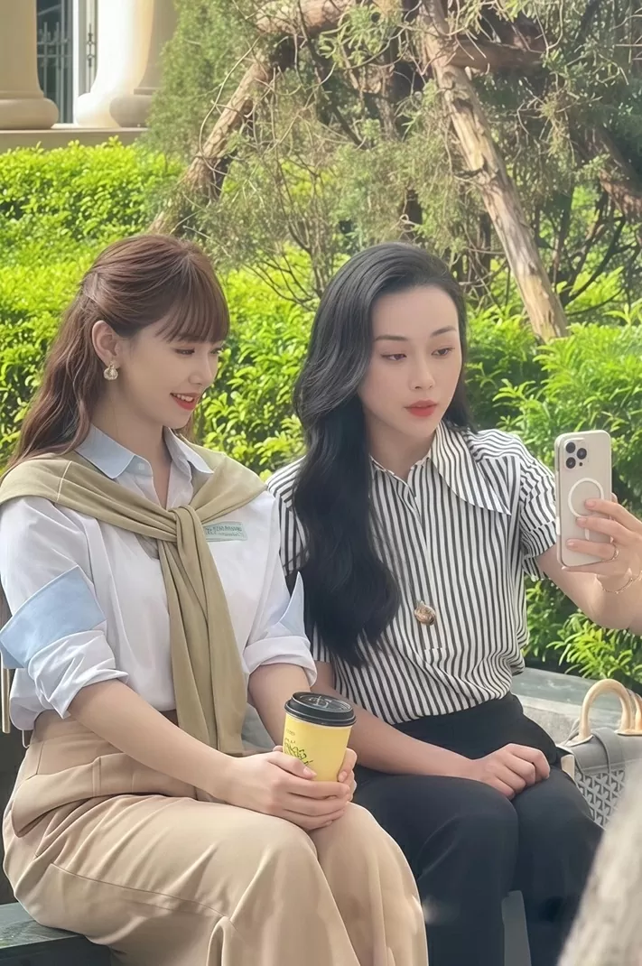 Hình ảnh chiếc túi xách hàng hiệu đồng hành cùng diễn viên Phương Oanh qua các tập phim Gió ngang khoảng trời xanh