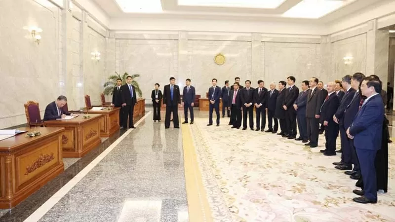 Tổng Bí thư Tô Lâm đặt hoa tưởng nhớ Chủ tịch Kim Nhật Thành và Tổng Bí thư Kim Jong-il Tổng Bí thư Tô Lâm đặt hoa tưởng nhớ Chủ tịch Kim Nhật Thành và Tổng Bí thư Kim Jong-il