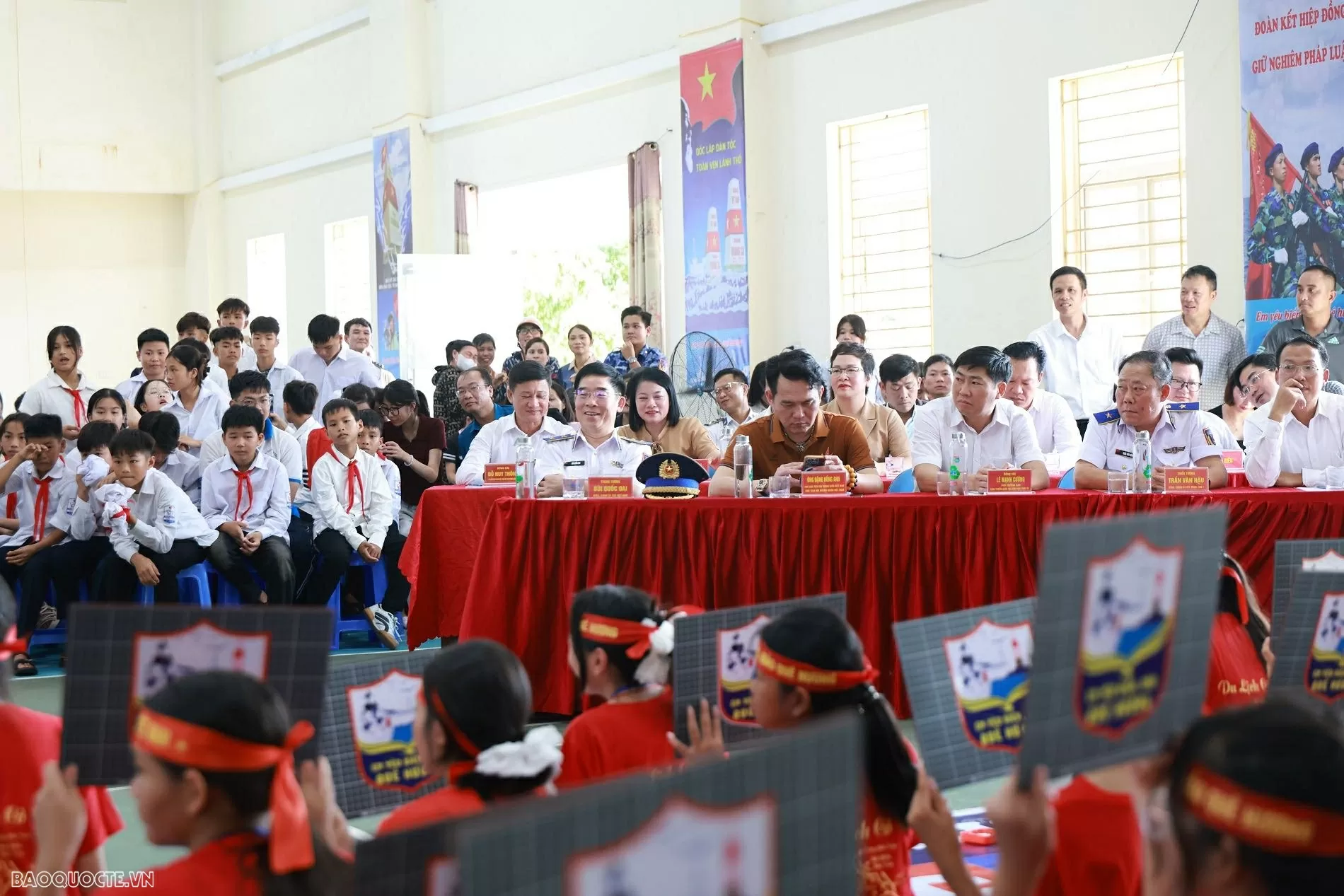 Ươm mầm tình yêu biển, đảo cho thế hệ trẻ Đặc khu Cô Tô, Quảng Ninh Ươm mầm tình yêu biển, đảo cho thế hệ trẻ Đặc khu Cô Tô, Quảng Ninh