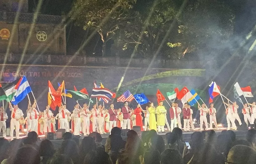 Thủ tướng Chính phủ Phạm Minh Chính: Văn hóa là 'sợi tơ hồng' kết nối con người, các quốc gia và thế giới Thủ tướng Chính phủ Phạm Minh Chính: Văn hóa là 'sợi tơ hồng' kết nối con người, các quốc gia và thế giới