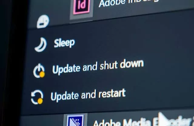 Windows từng gặp lỗi kỳ quặc khiến máy không tắt được sau khi cập nhật. Windows từng gặp lỗi kỳ quặc khiến máy không tắt được sau khi cập nhật.