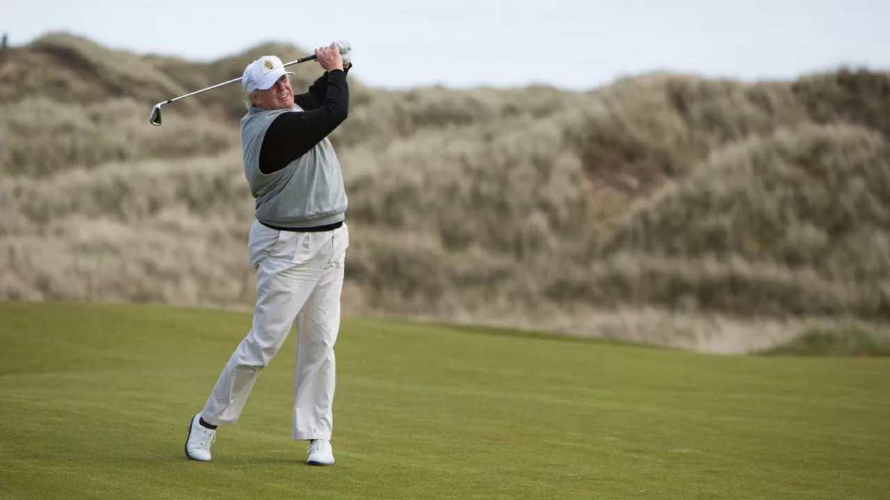 Tổng thống Trump áp thuế 100%, chỉ trích kịch liệt Trung Quốc Tổng thống Trump áp thuế 100%, chỉ trích kịch liệt Trung Quốc